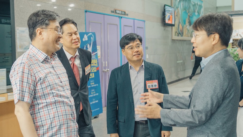 Conversation at an event